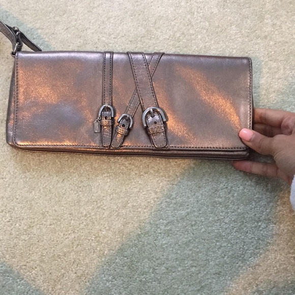 Coach clutch - Picture 1 of 5